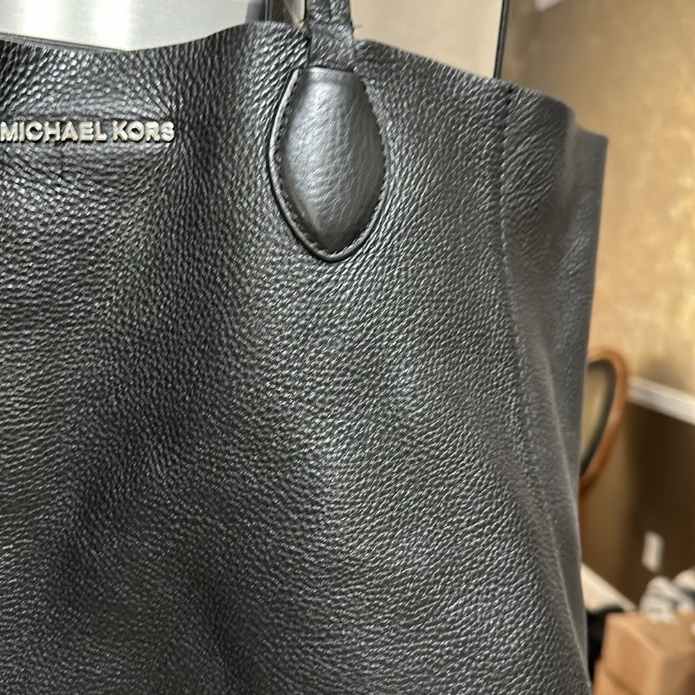 Michael Kors purse Authentic - Picture 4 of 5
